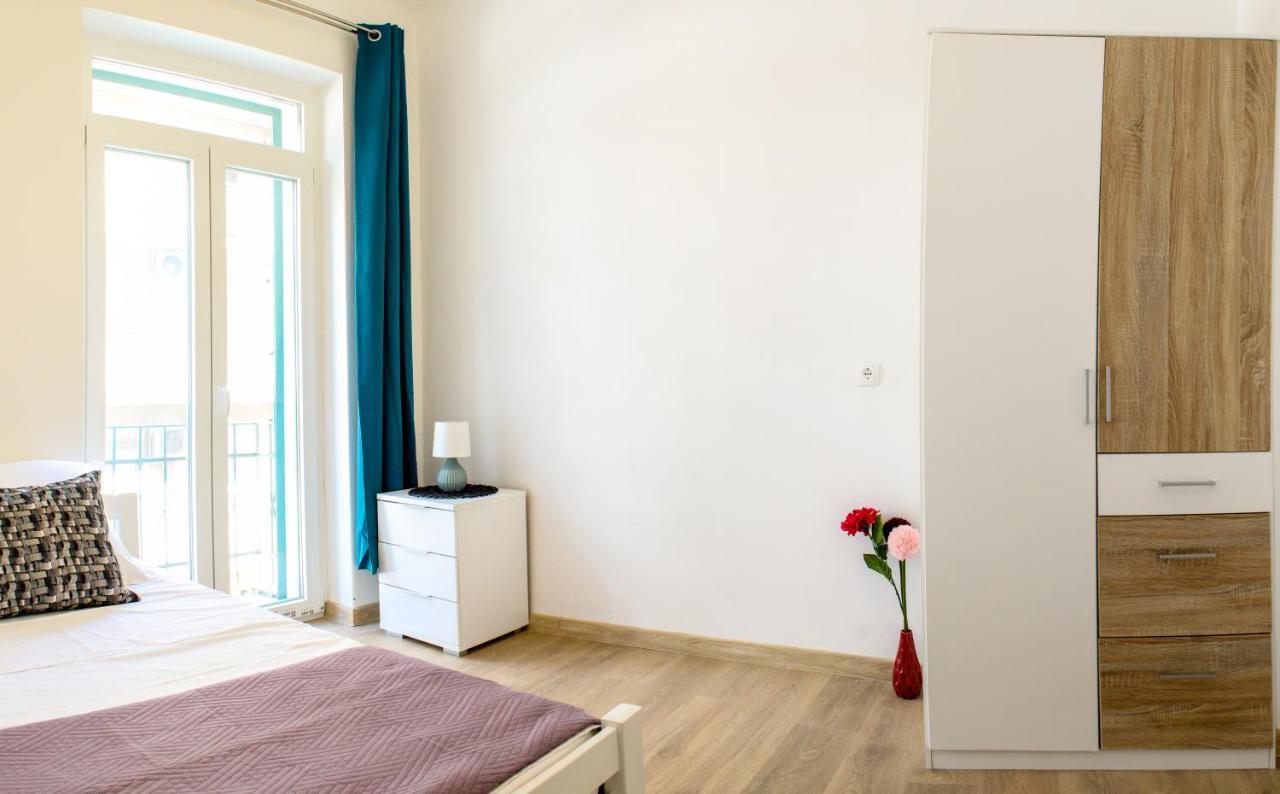 Tonka's Beautiful In Centre Apartment